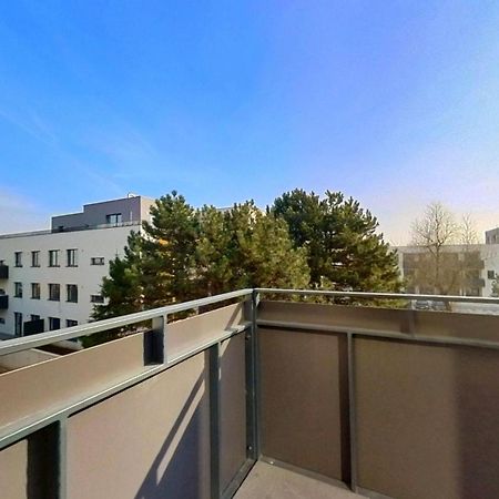 Air-Conditioned 2 Room Apartment, With Terrace, Rovinka, 302 Exteriér fotografie