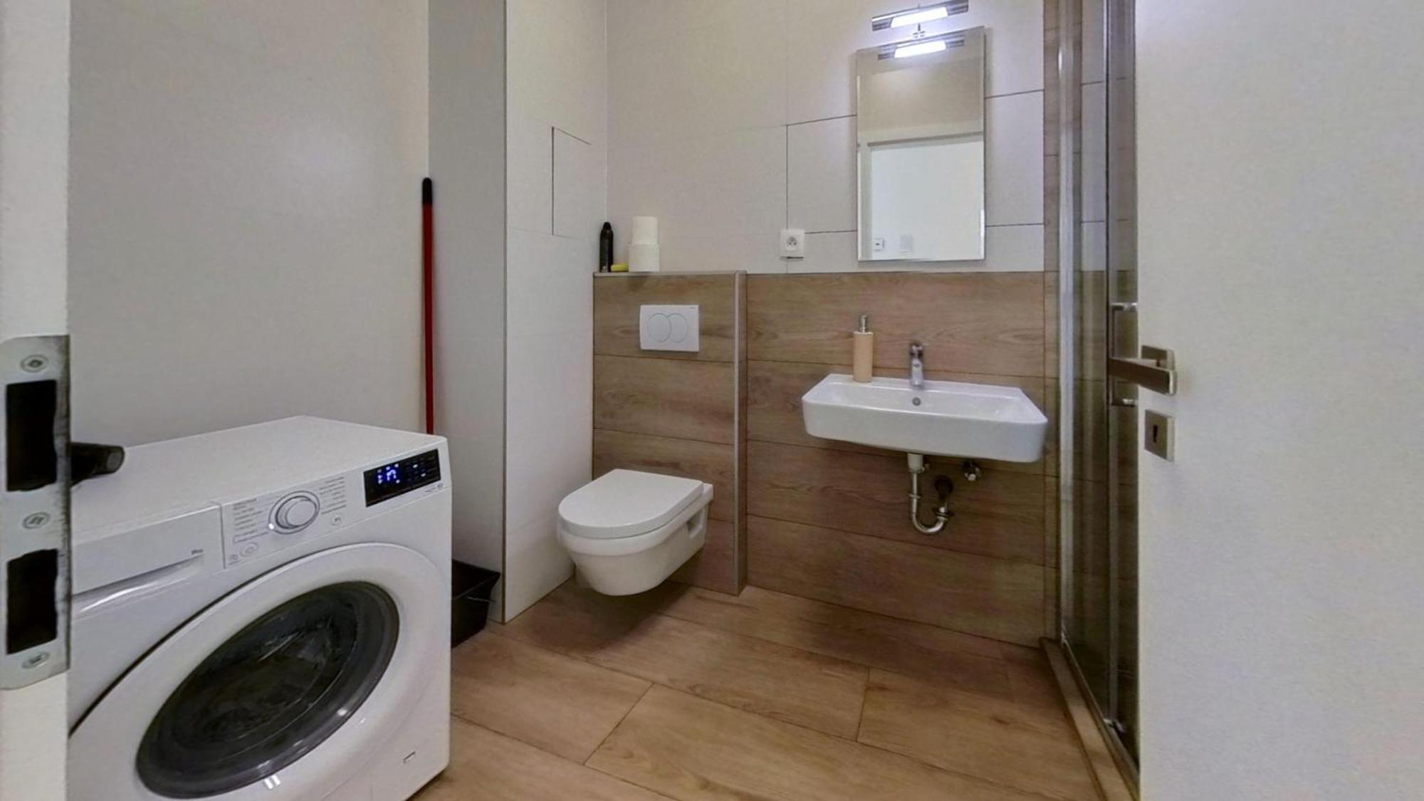 Air-Conditioned 2 Room Apartment, With Terrace, Rovinka, 302 Exteriér fotografie