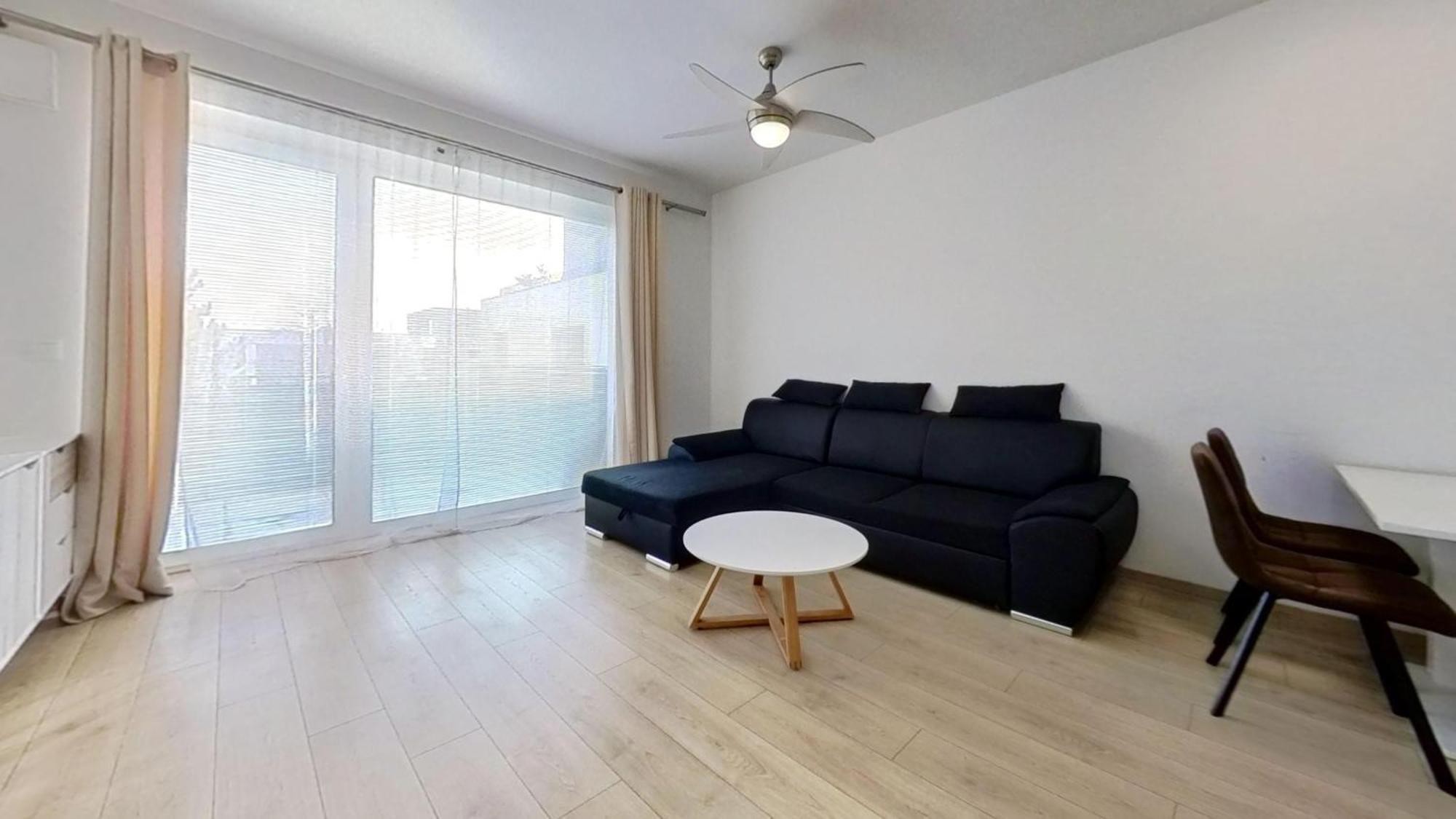 Air-Conditioned 2 Room Apartment, With Terrace, Rovinka, 302 Exteriér fotografie